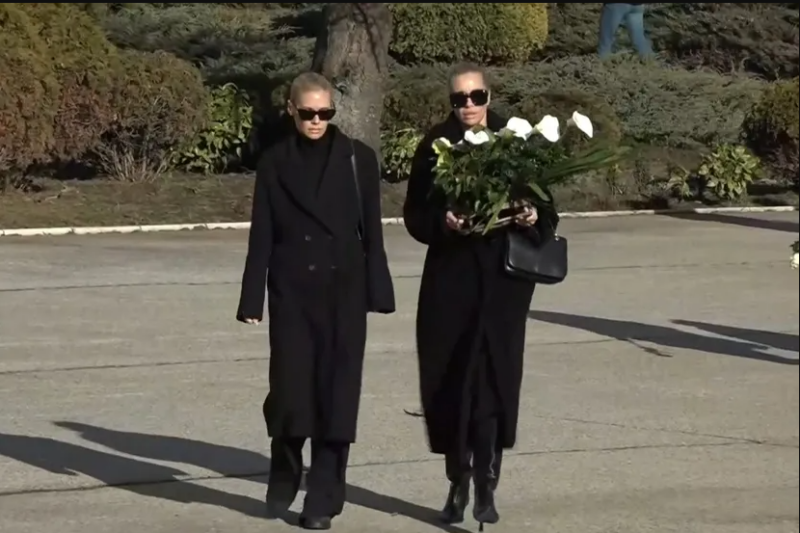 Sahrana Tatjane Ječmenice: Stigle sve sestre Bekvalac, Boba Živojinović – Suprug neće moći da prisustvuje poslednjem ispraćaju