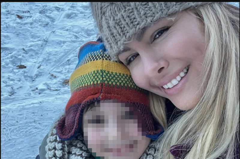 Ovo je pevačica čiji je sin u marketu bojkotovao slatkiše iz Srbije: Zove se Vesa Luma, popularna je među Albancima