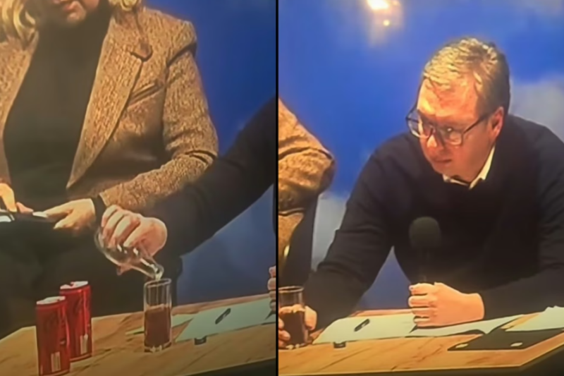 Svi se čude snimku sa jučerašnjeg gostovanja predsednika u Boru: Vučić sipa gazirano piće, pa ga “razblažuje” vodom