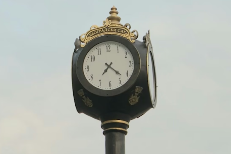 Savo Manojlović oštro reagovao na postavljanje Beogradskog sata: “Pogledajte koliko košta na Alibaba sajtu”