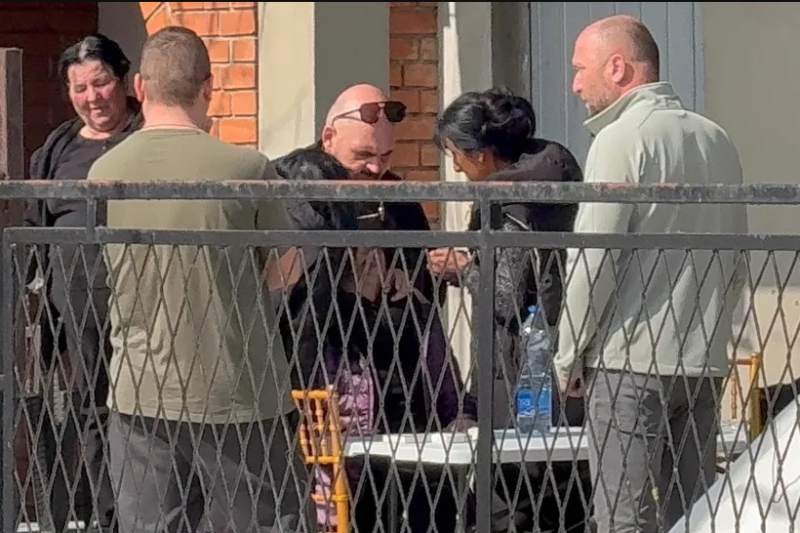 Branka Lazić pala u nesvest kada je Darko doneo umrlicu pokojnog Dragana: Svi skočili, polivali je vodom