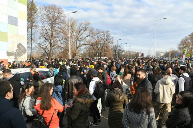 Policija intervenisala pre dolaska Vučića u Aranđelovac: Upali u prostorije studentske liste “Mladost pobeđuje” sa jednim zahtevom