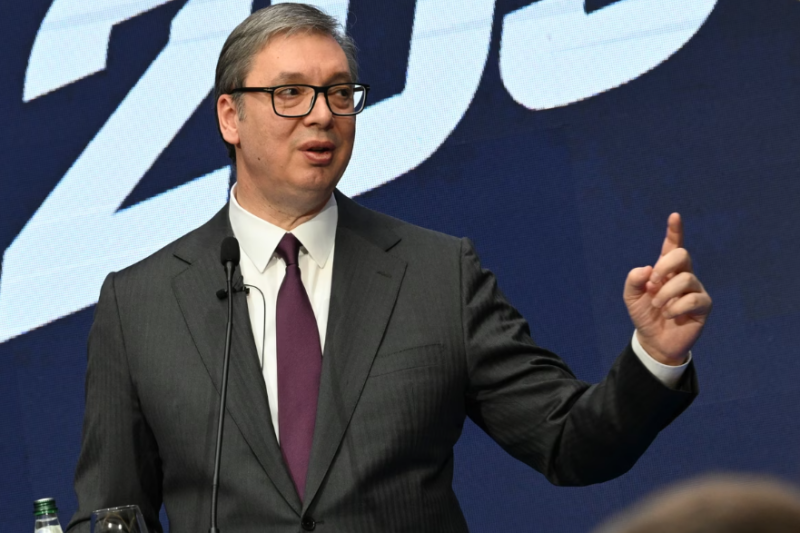 Vučić u Smederevskoj Palanci spomenuo studente: “Oni su vam zatvarali fabrike i nisu obnavljali puteve” – Očekuje pobedu na izborima