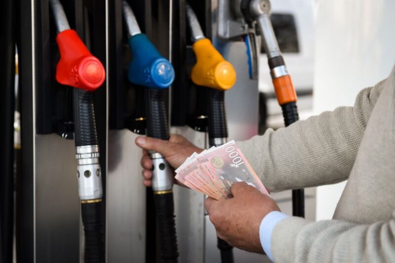 Predsednik Vučić se oglasio o cenama goriva – Danas su poskupeli i dizel i benzin: “Notorna je laž da se nafta izvozi iz zemalja Zaliva”