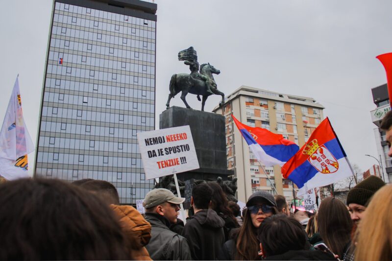 “To je bolesna poruka koja priziva na ubistvo predsednika države”: Ministar Selaković o sceni na jučerašnjem protestu u Nišu